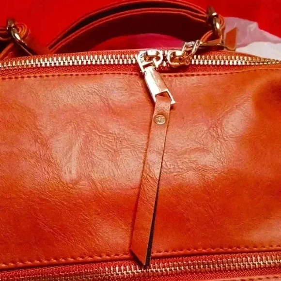 NWT hand bag. Absolutely beautiful brown color. - Picture 3 of 5